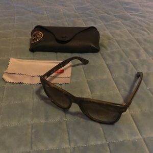 Ray-Ban women’s suglasses
